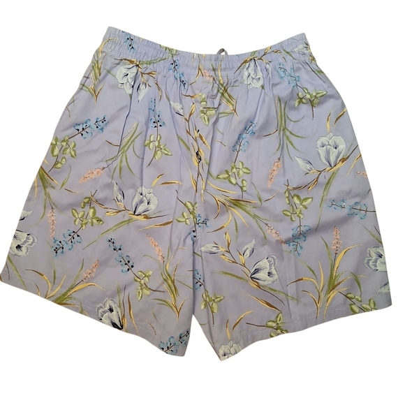 Capacity Woman Vintage Floral Print Shorts in Lavender - Picture 2 of 8